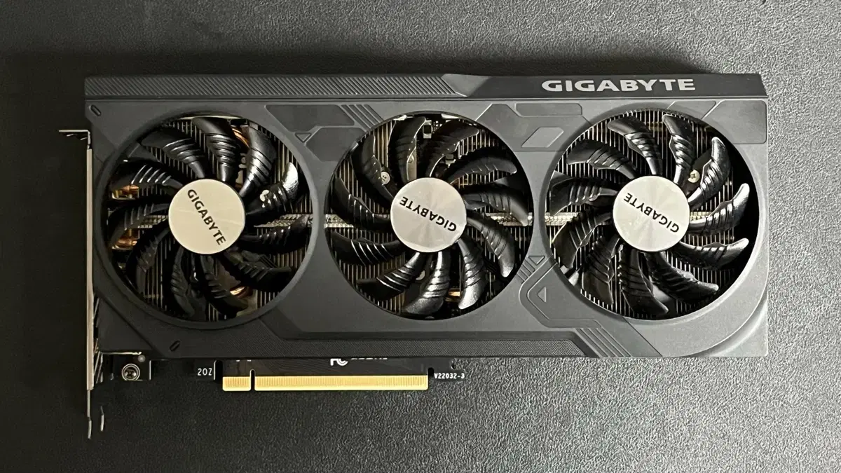 RTX 4070 SUPER 12GB 그래픽카드 판매